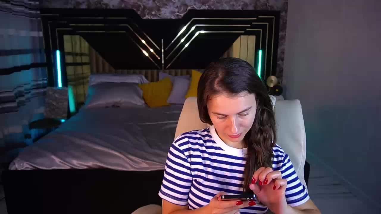 LittleJulii Adult Chat September 14, 2026