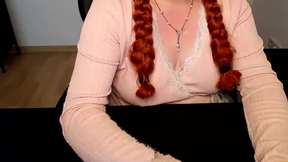 elly_petite Adult Chat September 14, 2026