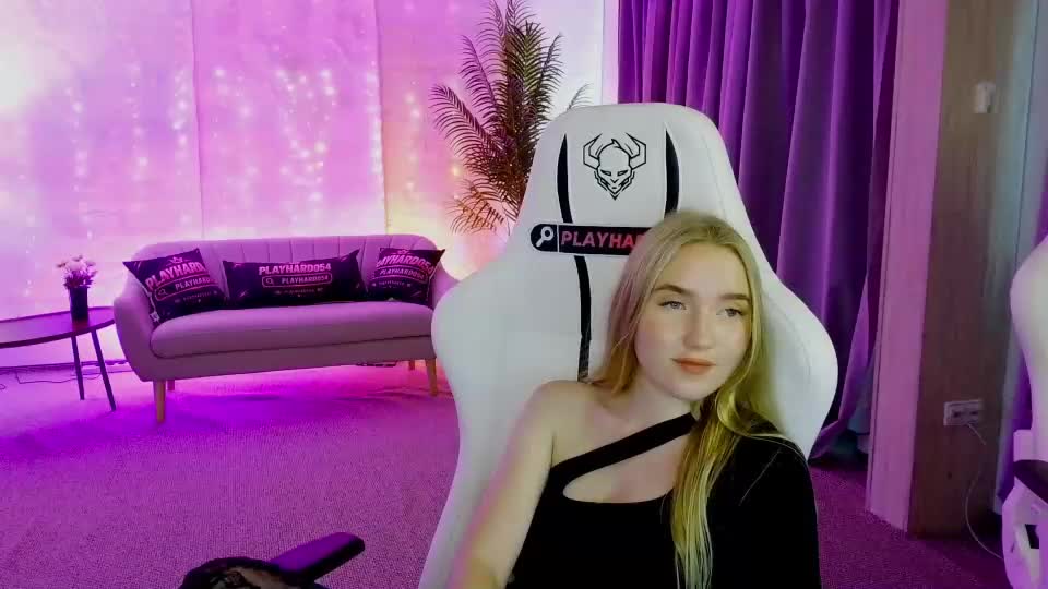 emily054 Adult Chat September 15, 2026