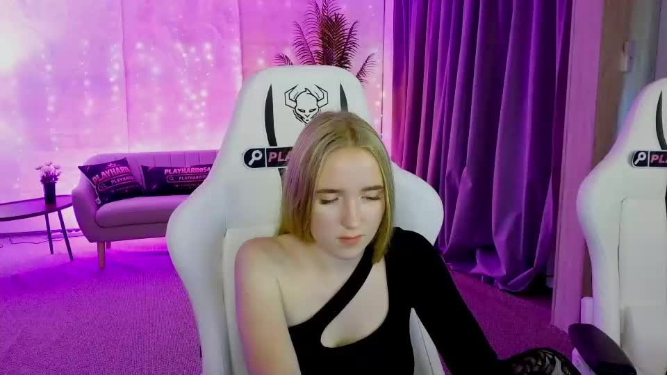 emily054 Adult Chat September 15, 2026