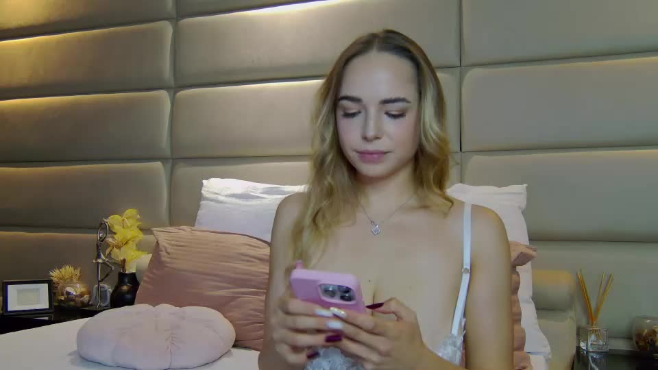 sandrahazee Adult Chat September 16, 2026