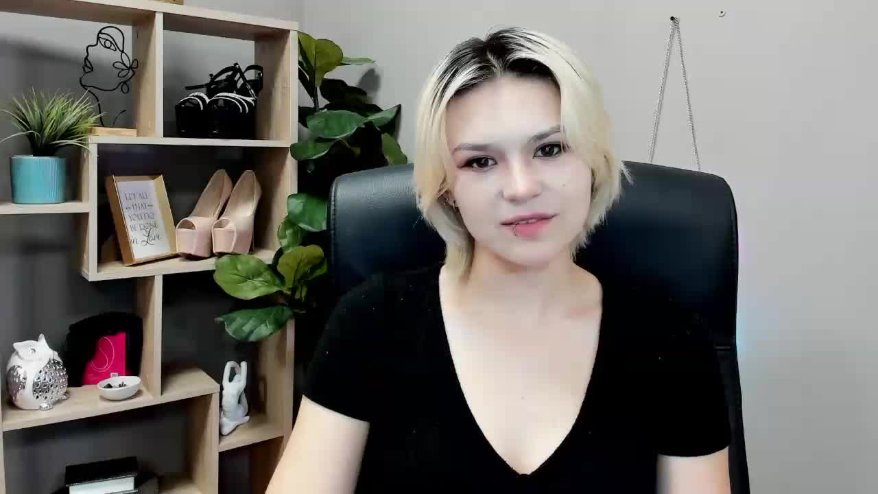 SweetLilyxo Adult Chat September 15, 2026