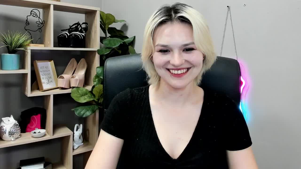 SweetLilyxo Adult Chat September 15, 2026