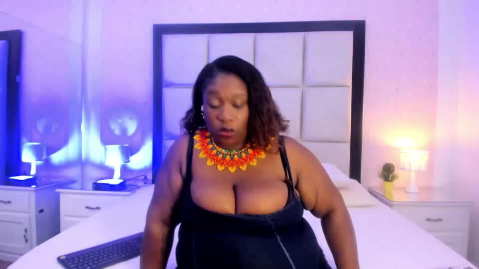 treisyvixen Adult Chat September 17, 2026