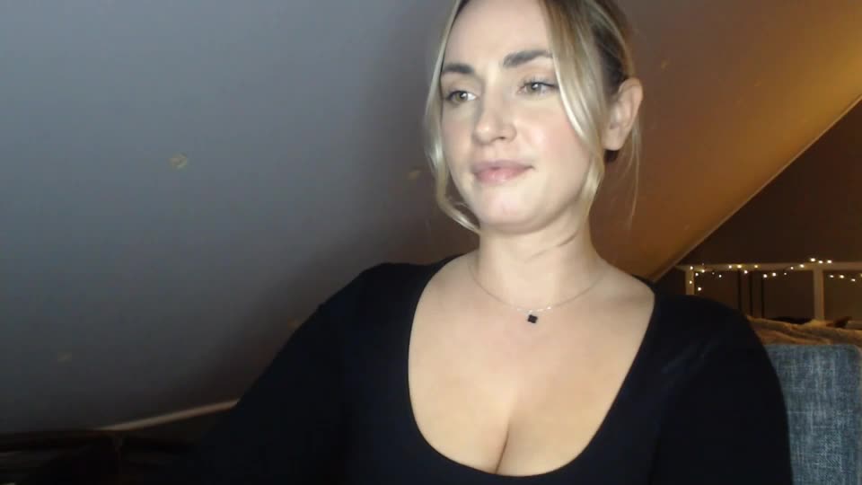 scarlettxblonde Adult Chat September 17, 2026
