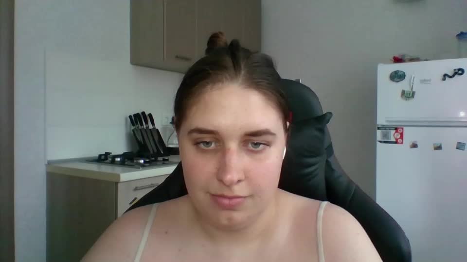 hess_luna_ Adult Chat September 17, 2026