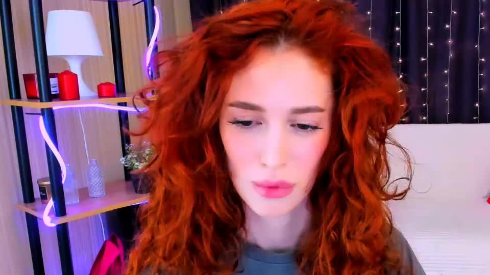 christinaconteeree Adult Chat September 17, 2026