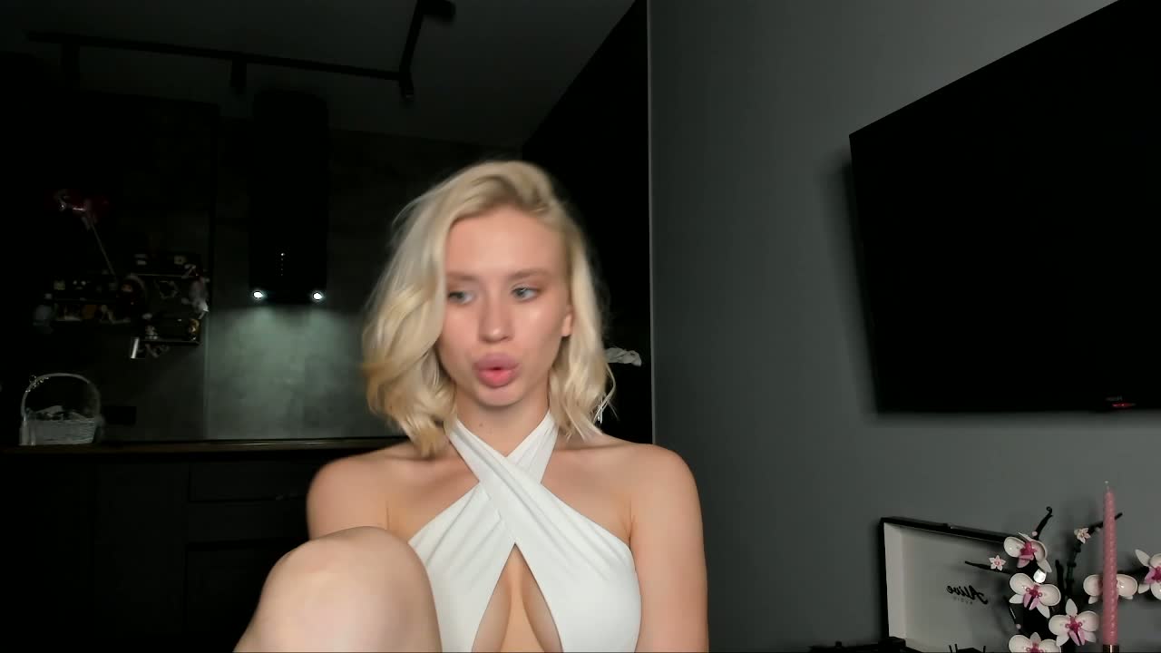 Sunlovv Adult Chat September 18, 2026