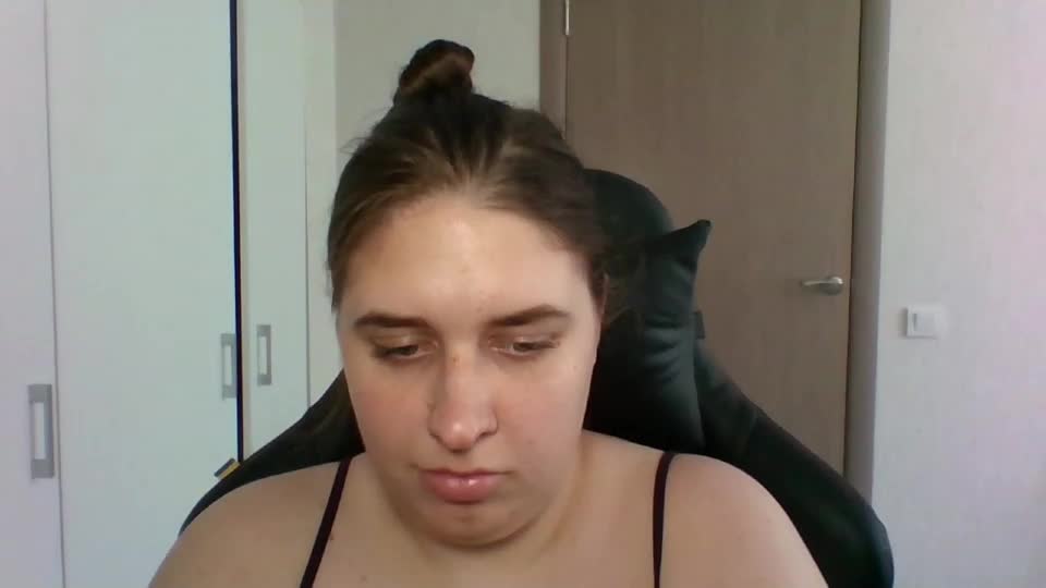 hess_luna_ Adult Chat September 18, 2026
