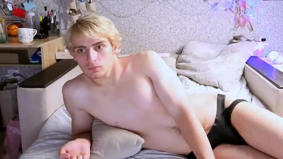 bloodyblondiee Adult Chat September 18, 2026