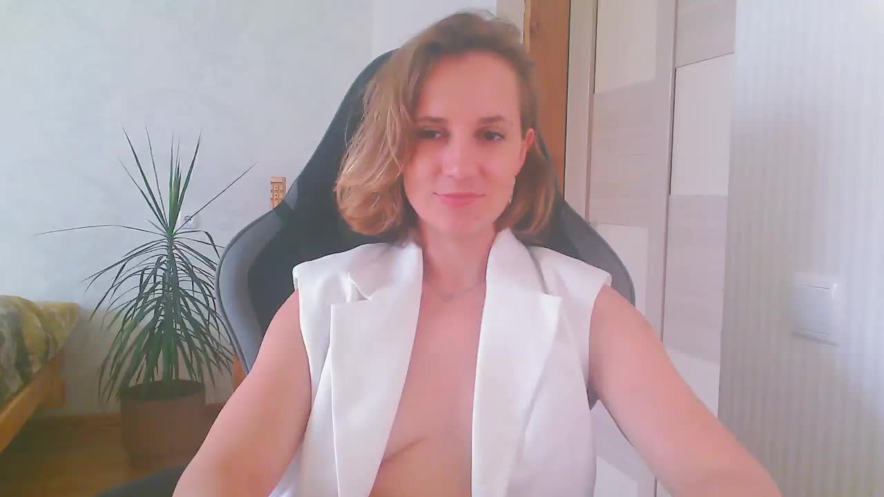 CristaQ Adult Chat September 18, 2026