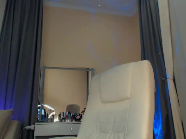Tremendous_blondie Adult Chat September 19, 2026