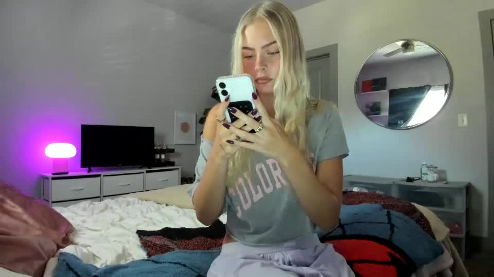 ariah_is_blonde Adult Chat September 19, 2026