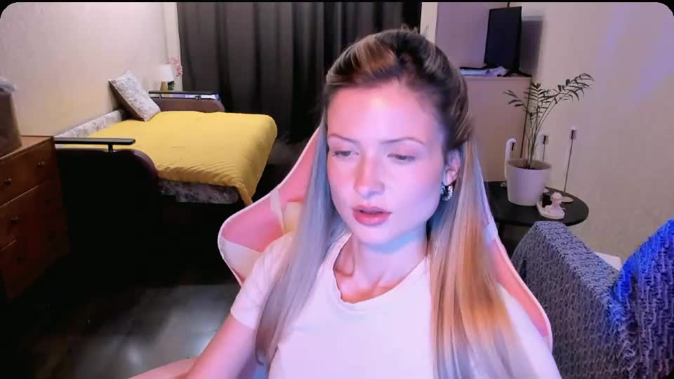 julie_flores Adult Chat September 21, 2026