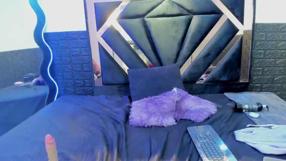 valen_cute22 Adult Chat September 21, 2026