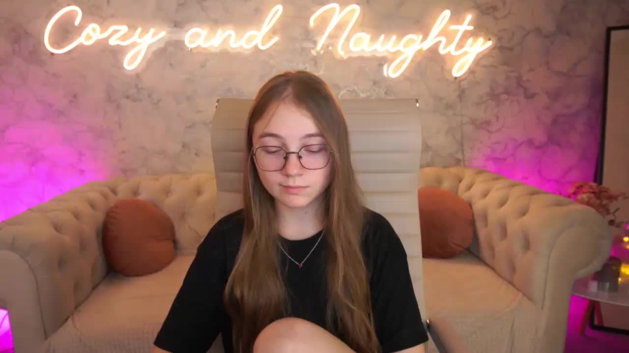 ArrinaWairr Adult Chat September 21, 2026