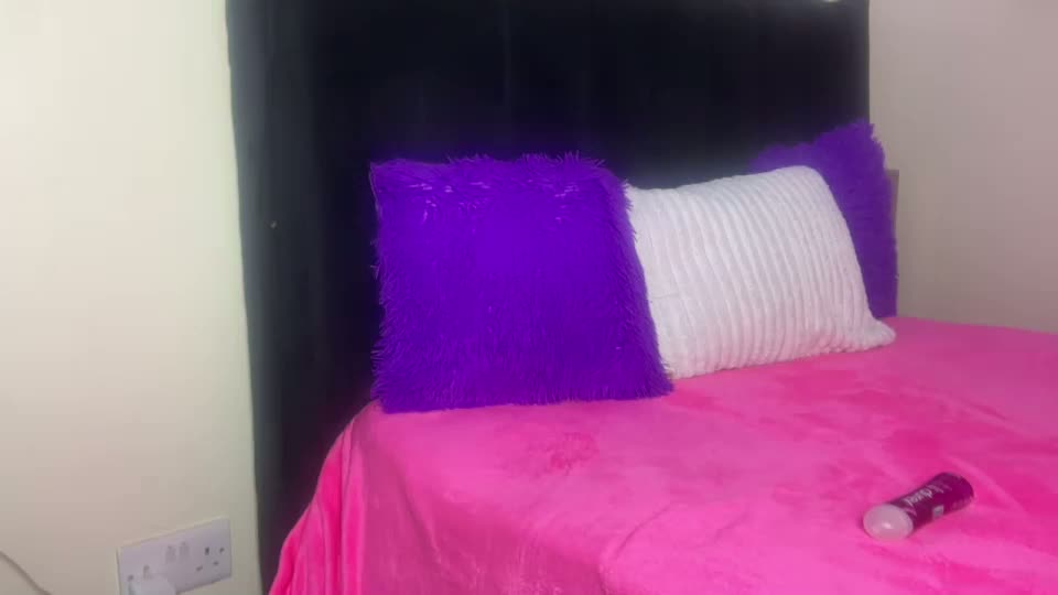 sexy_aluna Adult Chat September 22, 2026
