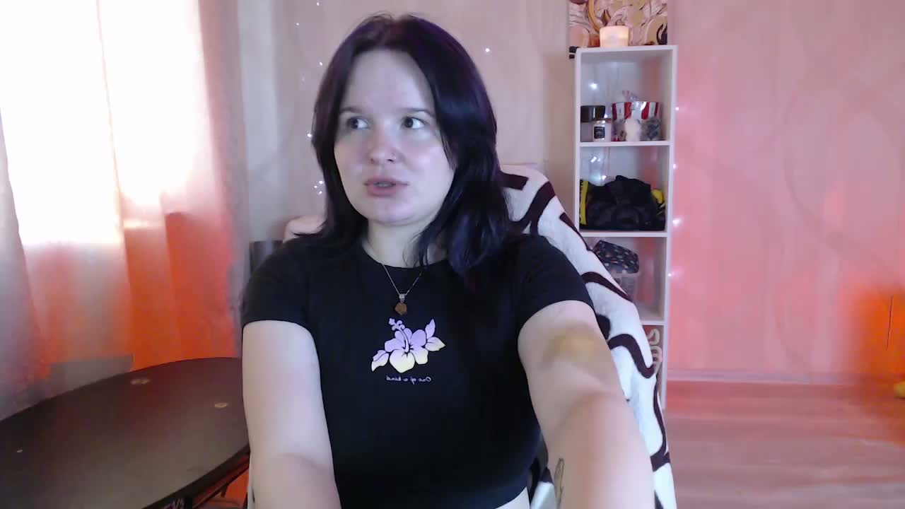 Lizzi-Peach Adult Chat September 22, 2026