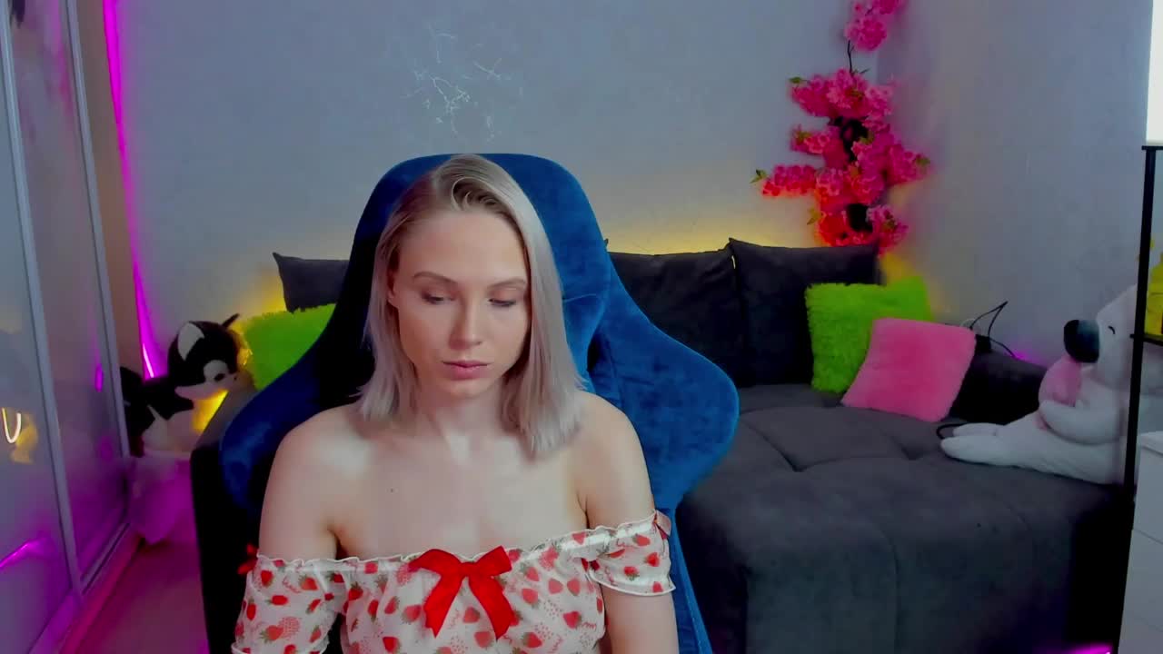 GinaGinaLove Adult Chat September 22, 2026