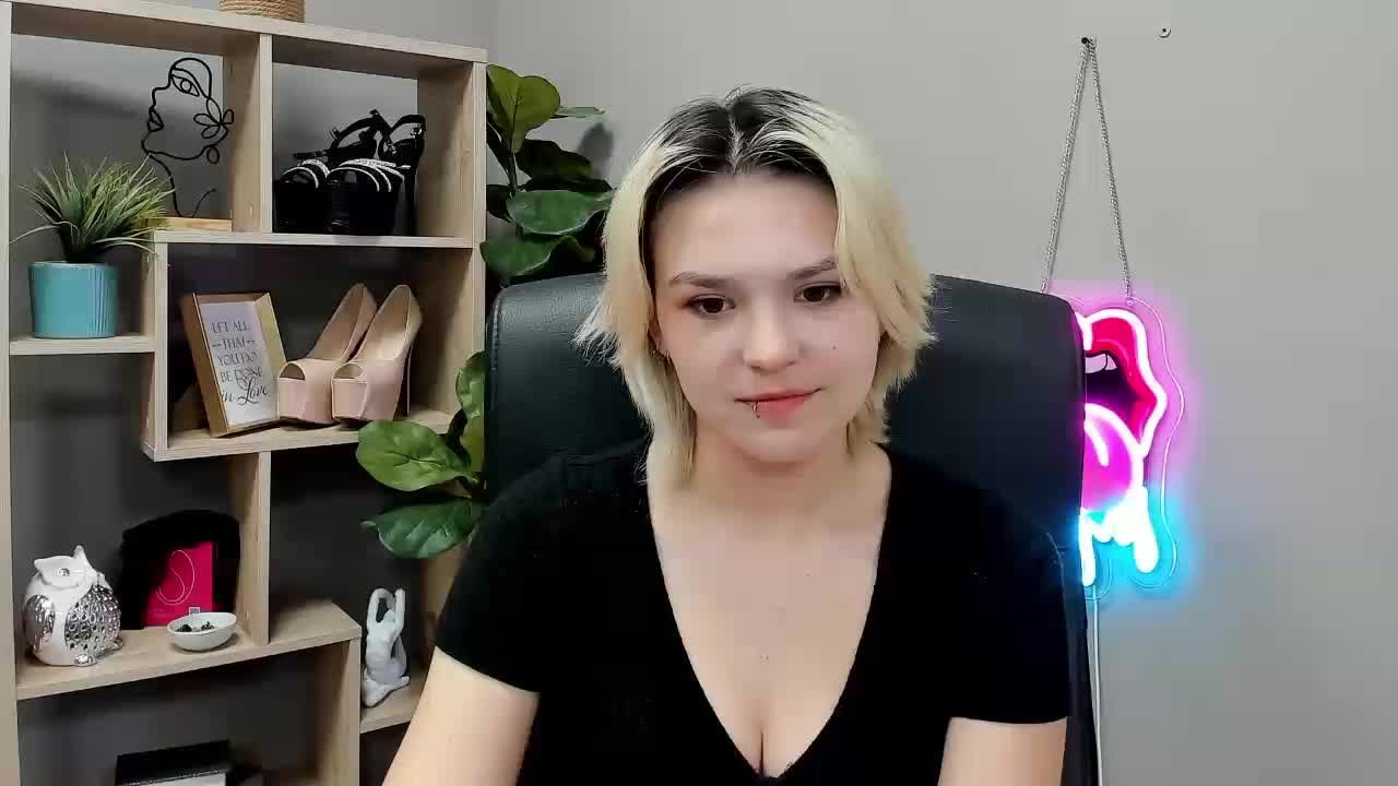 SweetLilyxo Adult Chat September 22, 2026