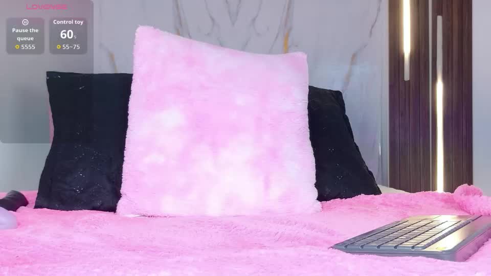 scarleht_blonde Adult Chat September 23, 2026