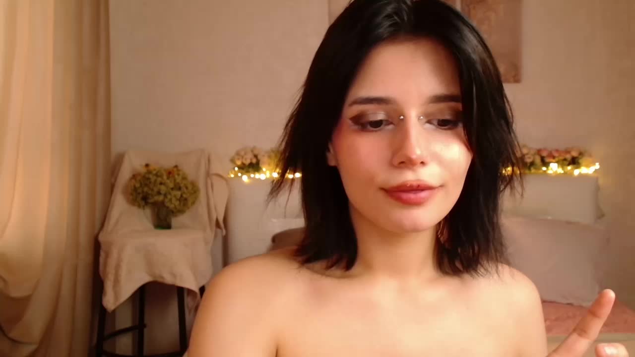 TheSluttyFox Adult Chat September 23, 2026