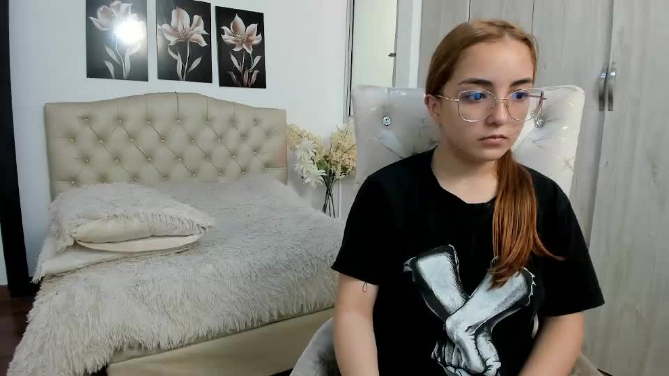 kitty_f00x Adult Chat September 24, 2026