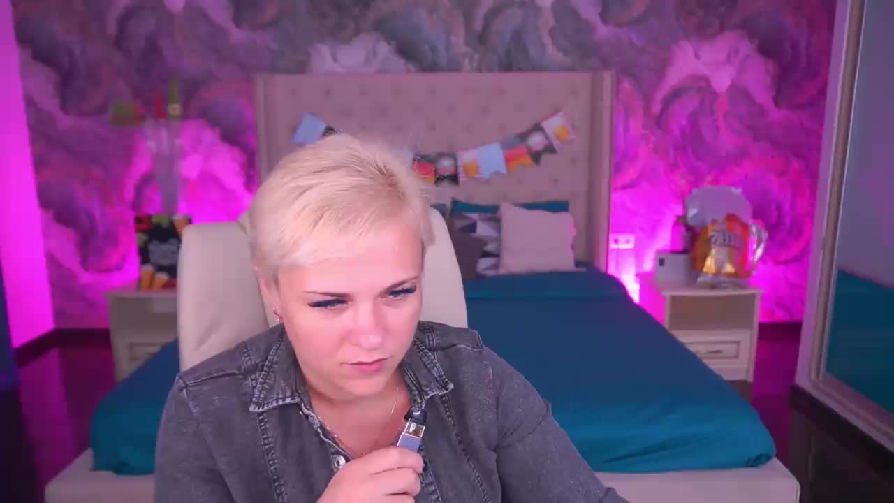 CrystalVibe Adult Chat September 25, 2026