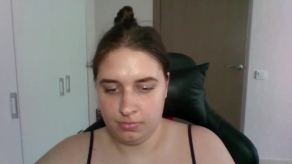 hess_luna_ Adult Chat September 25, 2026