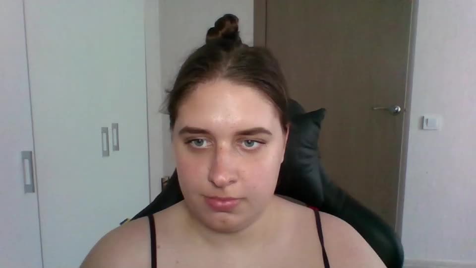 hess_luna_ Adult Chat September 25, 2026