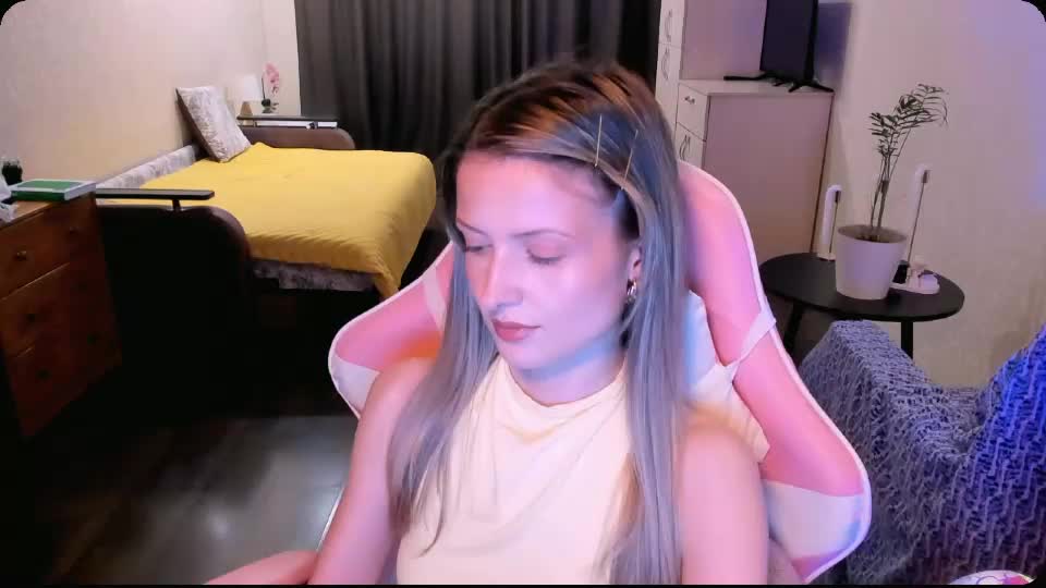 julie_flores Adult Chat September 26, 2026
