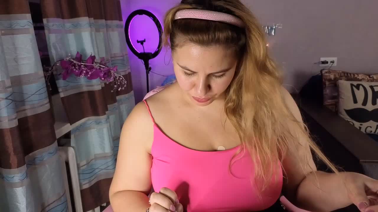 AvaQueen Adult Chat September 29, 2026