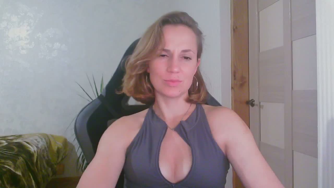 CristaQ Adult Chat September 29, 2026