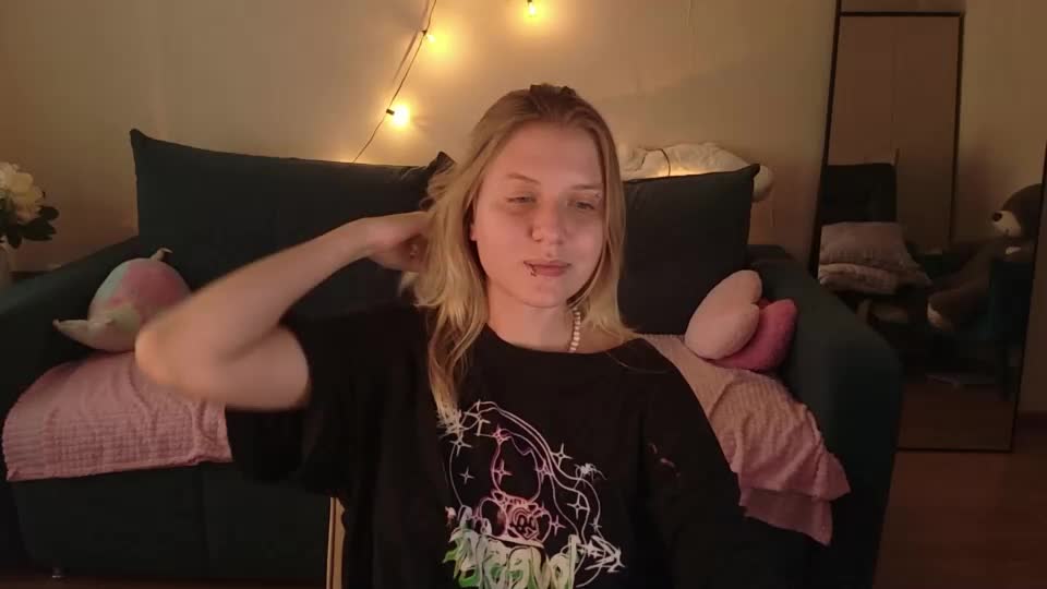 viki_charm Adult Chat September 29, 2026