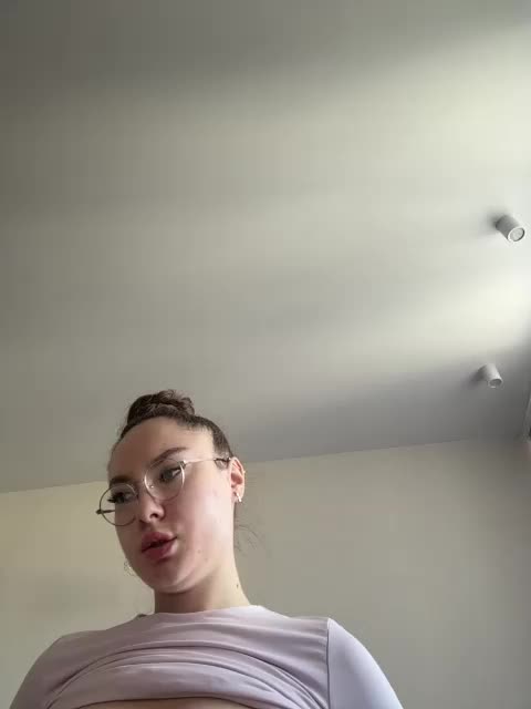 -Valeria- Adult Chat September 30, 2026