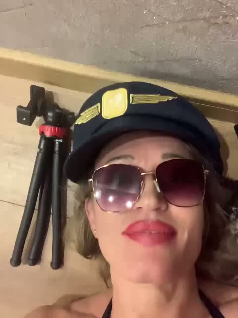 IzoldaBraunF Adult Chat September 30, 2026