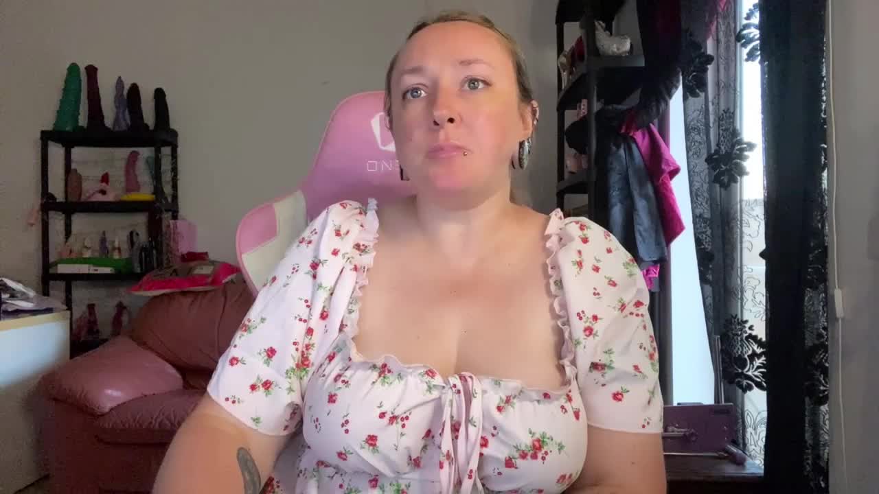 NylonQueen Adult Chat September 30, 2026