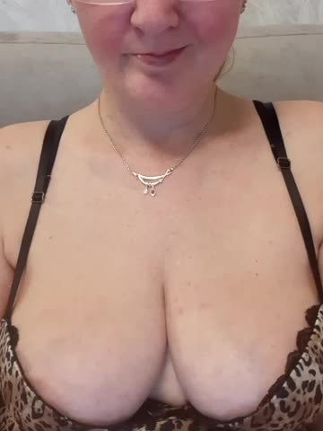 SexiestJess45 Adult Chat September 30, 2026