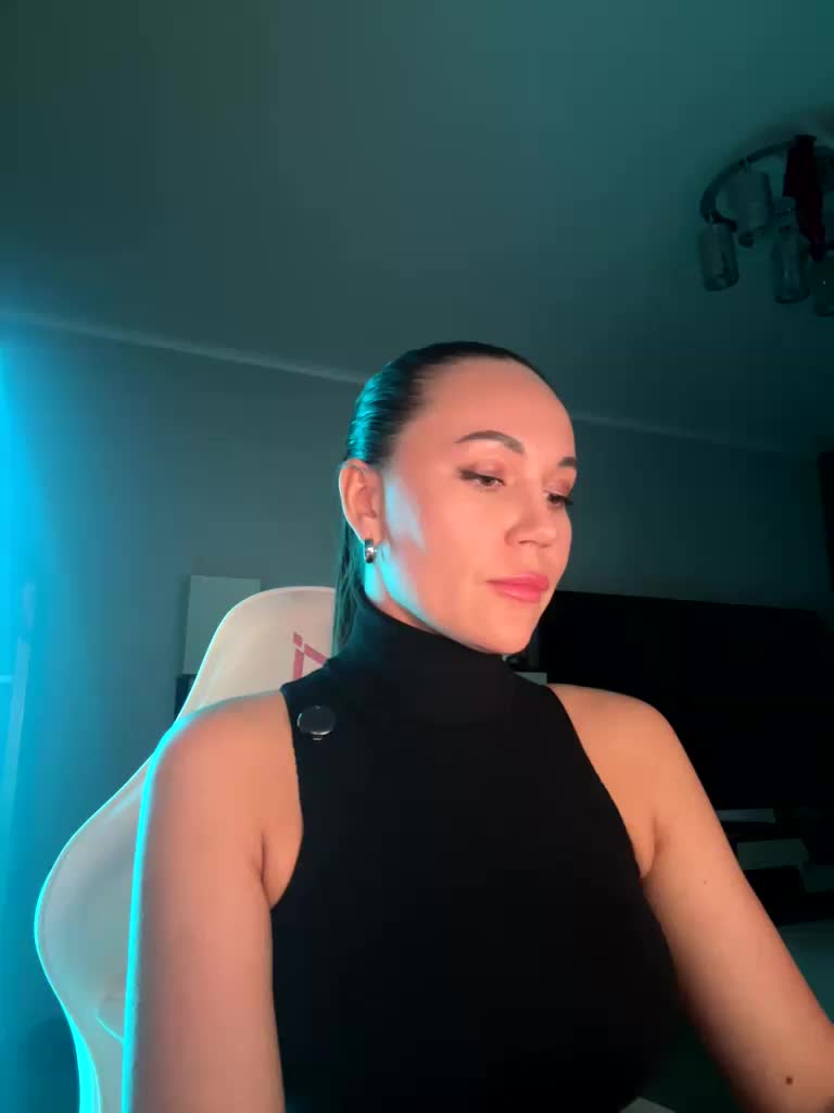 QWEENII Adult Chat September 30, 2026
