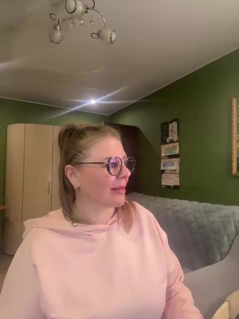 Veronika_Gold Adult Chat September 30, 2026