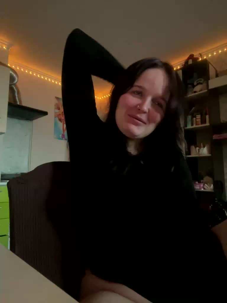 Lizzi-Peach Adult Chat September 30, 2026