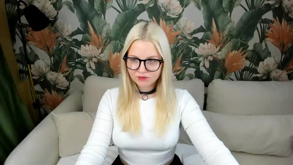 velvet_lun Adult Chat September 30, 2026