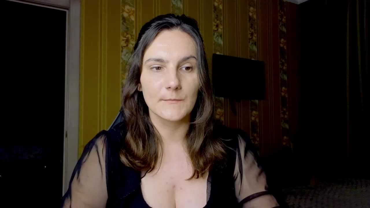 Secret_Smile Adult Chat October 1, 2026