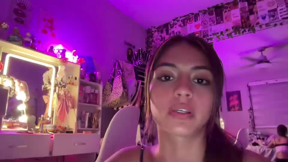 zoeybrookss Adult Chat October 1, 2026