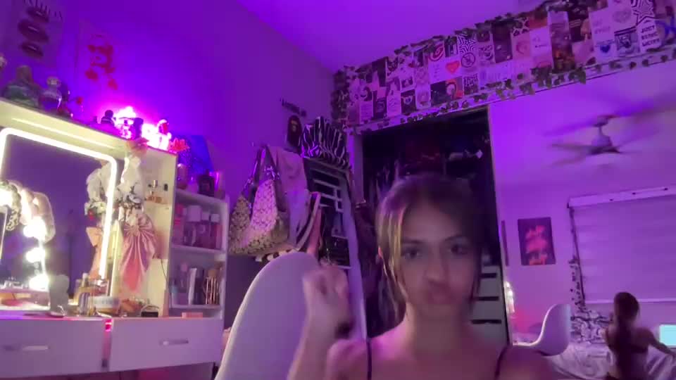 zoeybrookss Adult Chat October 1, 2026