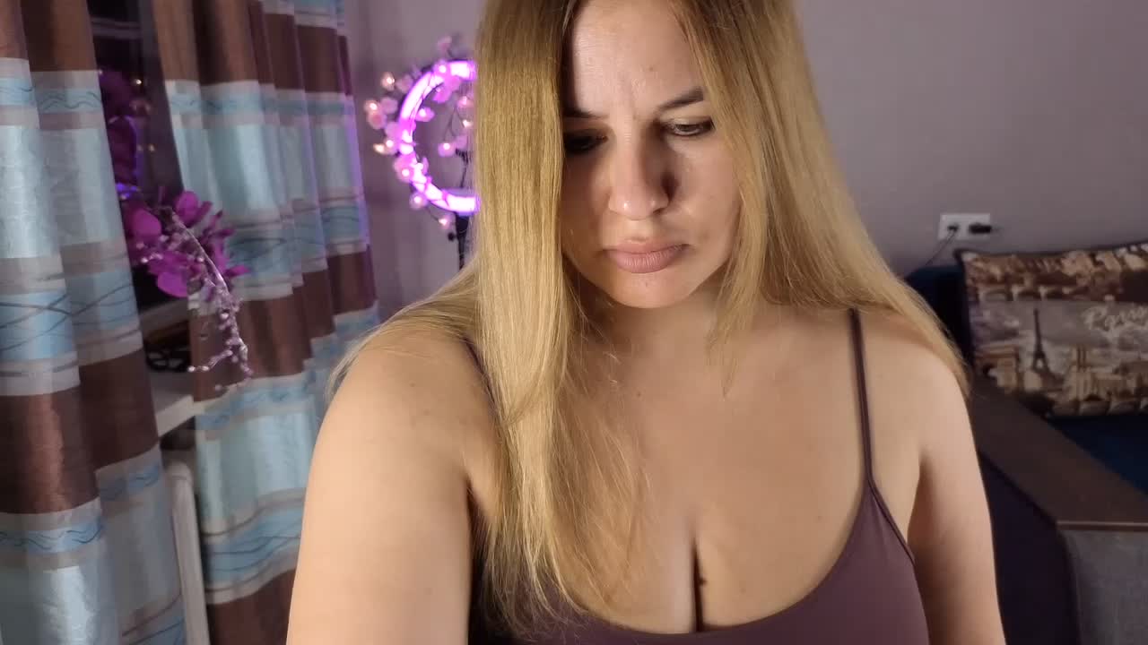 AvaQueen Adult Chat October 2, 2026