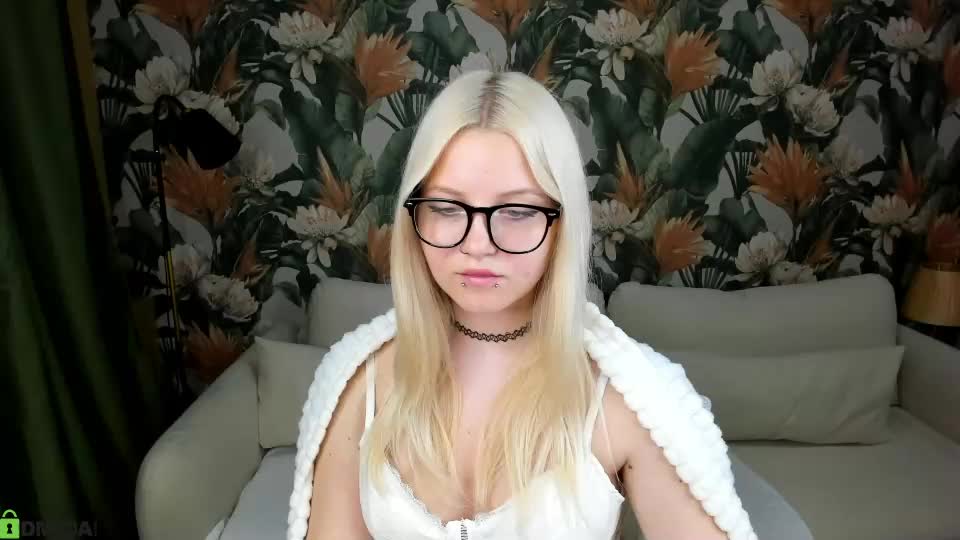 velvet_lun Adult Chat October 3, 2026