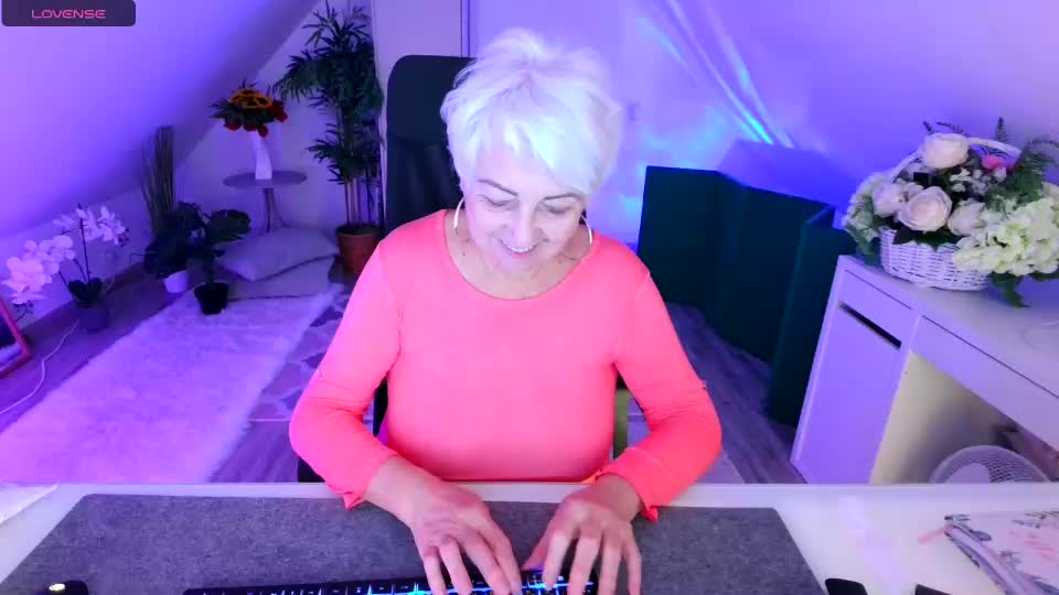 helenadarling Adult Chat October 3, 2026
