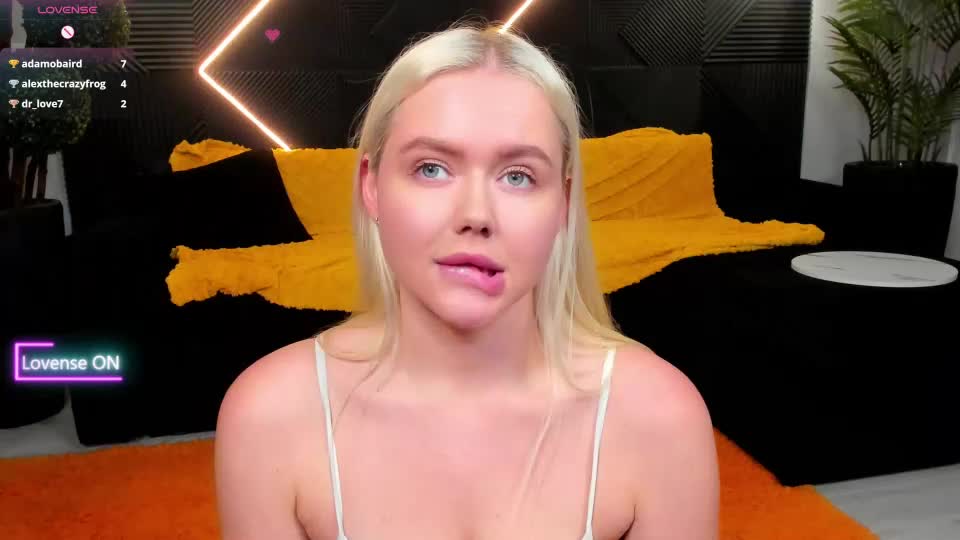 lola_presley Adult Chat October 3, 2026