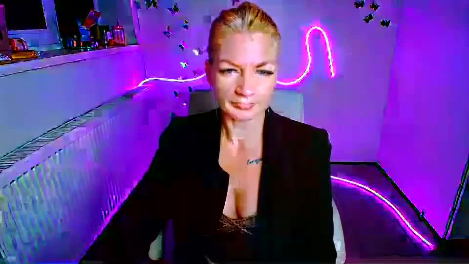 caroline_moan Adult Chat October 3, 2026